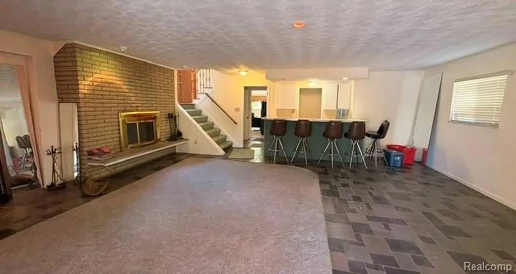 19412 Starlane Street Southfield City MI 48075