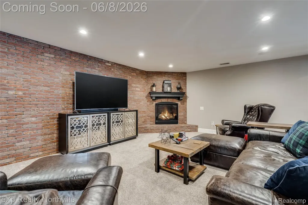 935 Ross Street Plymouth City MI 48170