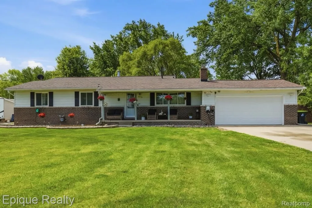 48132 Pheasant Street Chesterfield Township MI 48047
