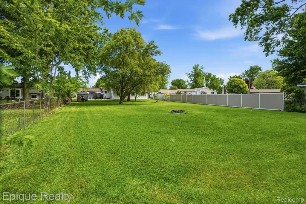 48132 Pheasant Street Chesterfield Township MI 48047
