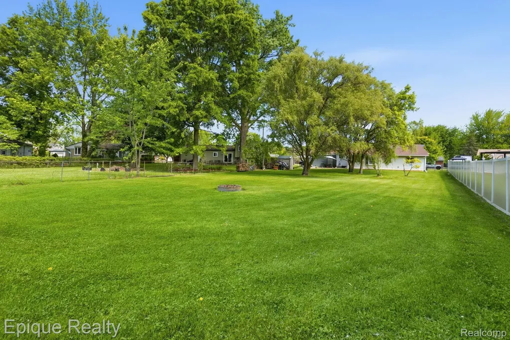 48132 Pheasant Street Chesterfield Township MI 48047