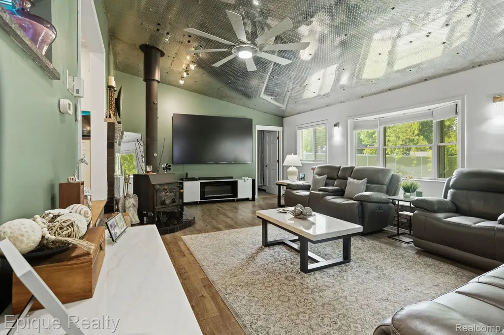 48132 Pheasant Street Chesterfield Township MI 48047