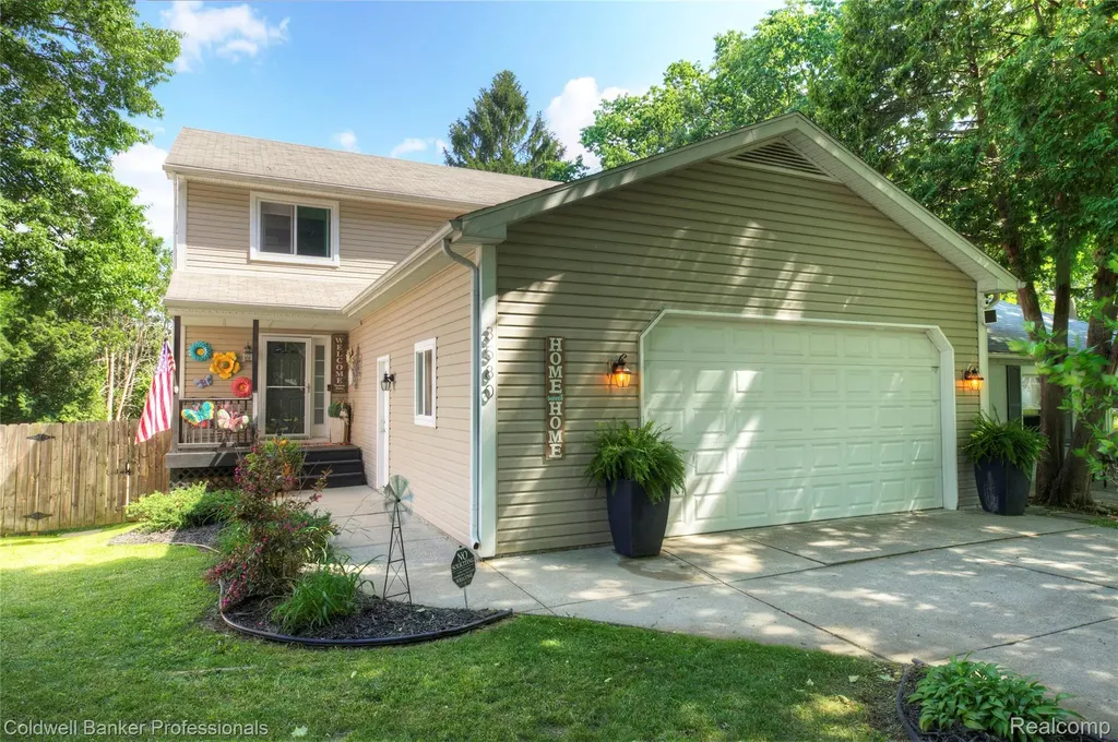 3580 Overton Street Waterford Charter Township MI 48328