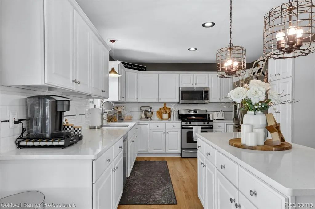 3580 Overton Street Waterford Charter Township MI 48328