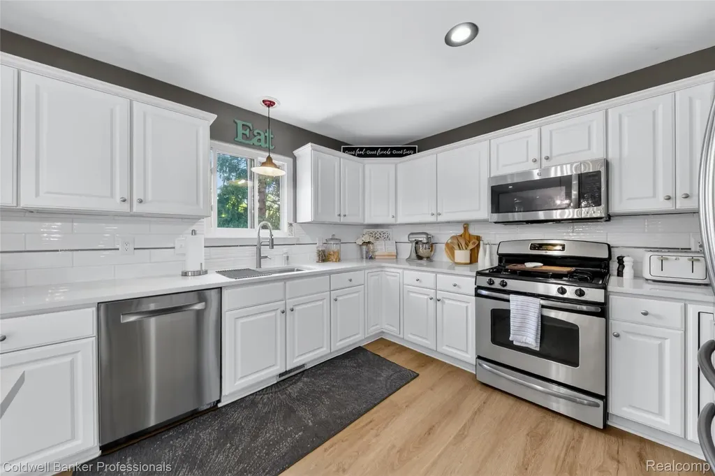 3580 Overton Street Waterford Charter Township MI 48328
