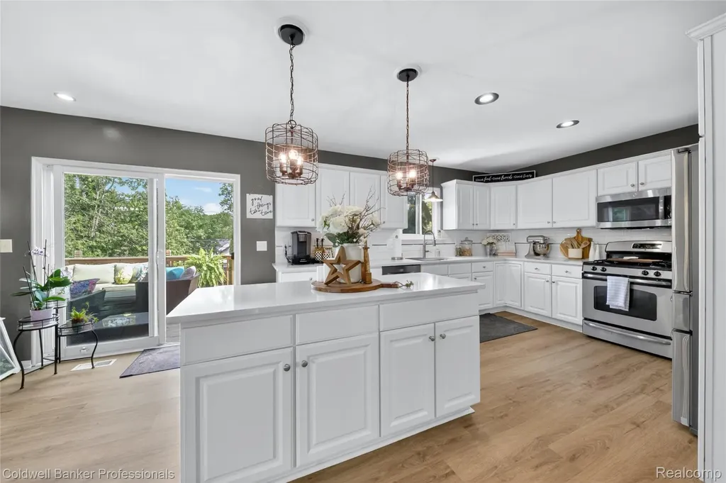 3580 Overton Street Waterford Charter Township MI 48328