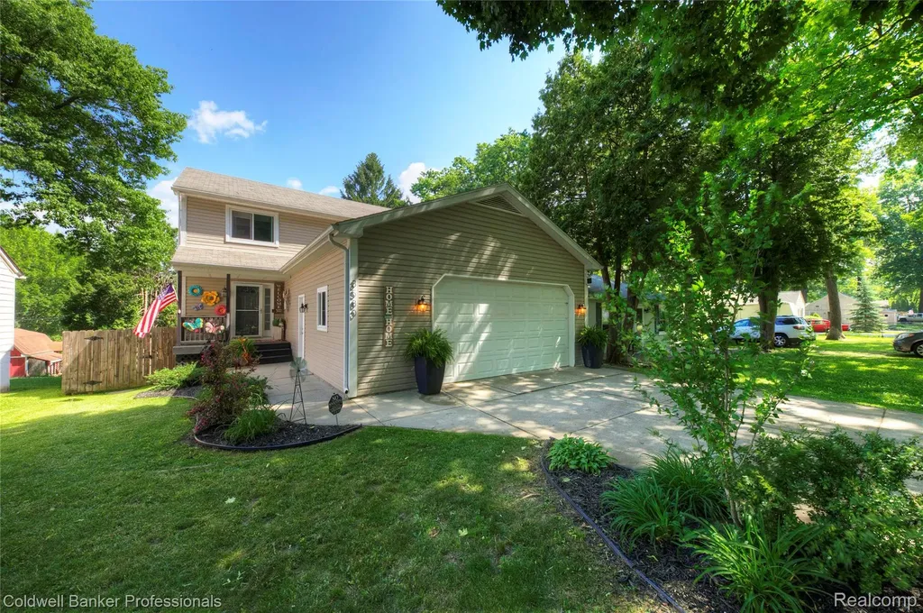 3580 Overton Street Waterford Charter Township MI 48328