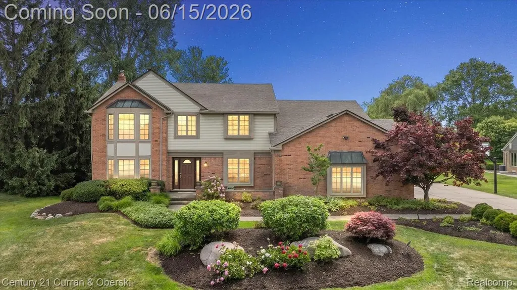 37125 Fox Glen Farmington Hills City MI 48331