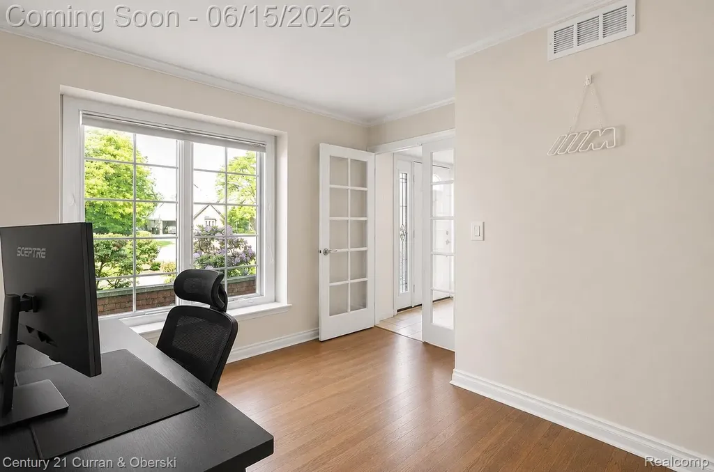 37125 Fox Glen Farmington Hills City MI 48331