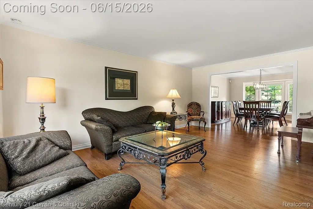 37125 Fox Glen Farmington Hills City MI 48331