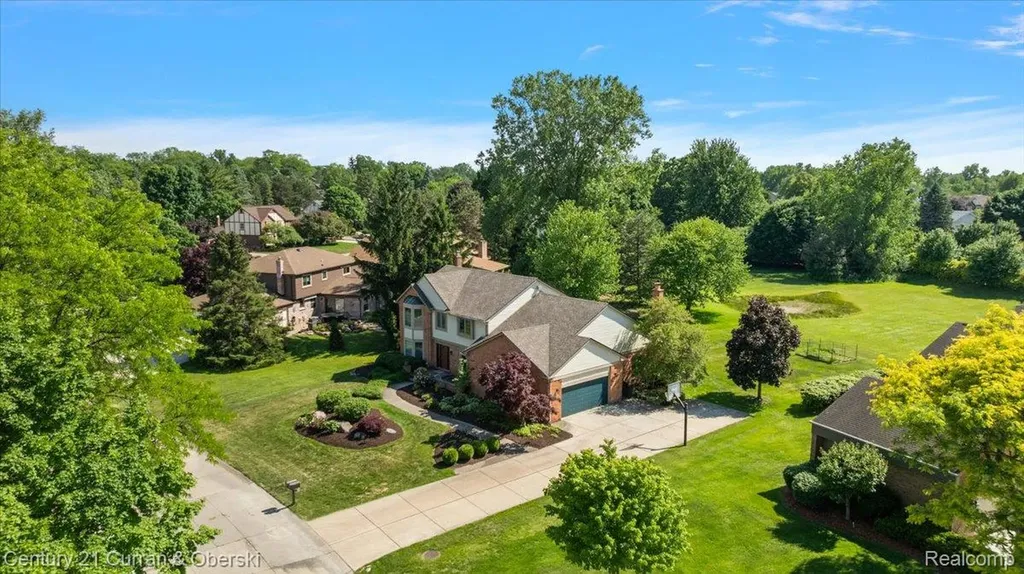 37125 Fox Glen Farmington Hills City MI 48331