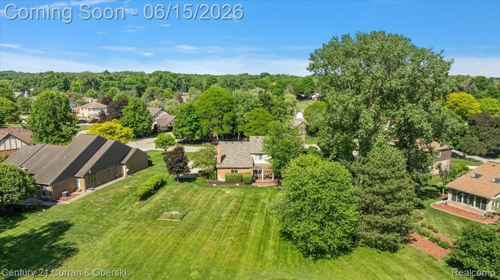 37125 Fox Glen Farmington Hills City MI 48331