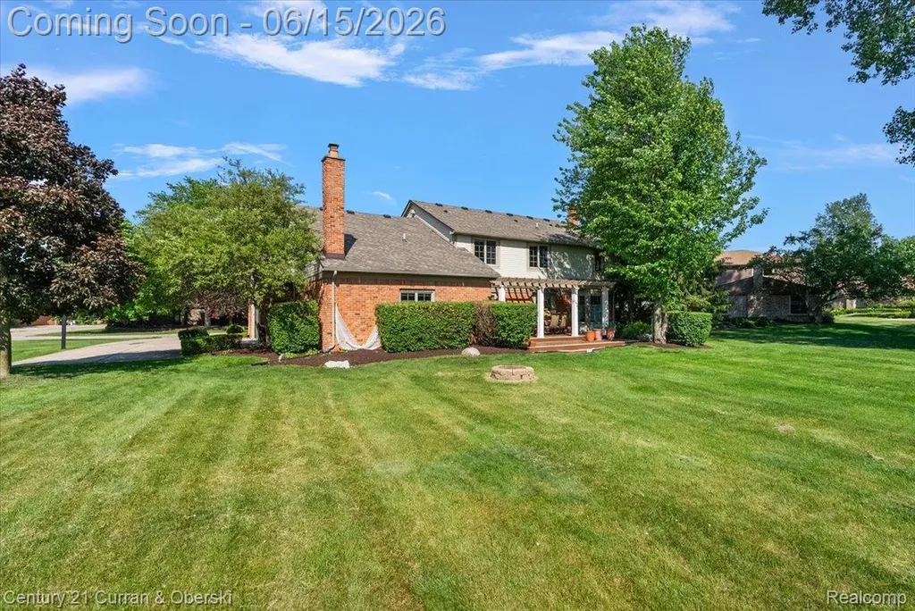 37125 Fox Glen Farmington Hills City MI 48331