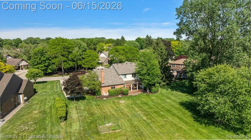 37125 Fox Glen Farmington Hills City MI 48331