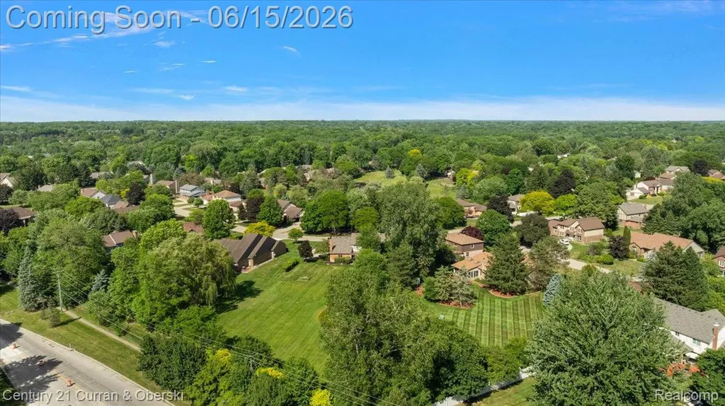 37125 Fox Glen Farmington Hills City MI 48331