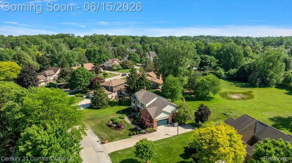37125 Fox Glen Farmington Hills City MI 48331