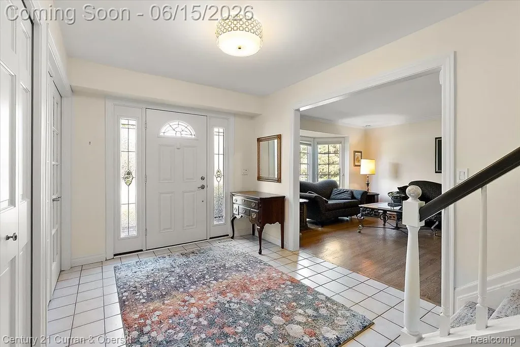 37125 Fox Glen Farmington Hills City MI 48331