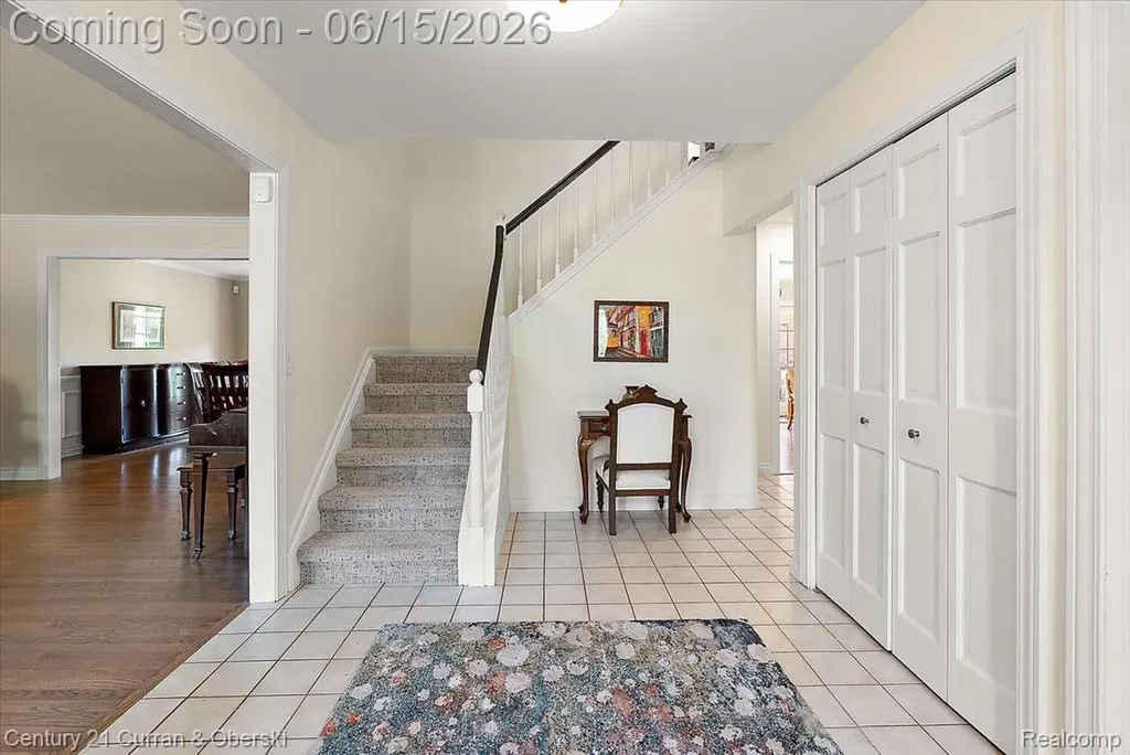 37125 Fox Glen Farmington Hills City MI 48331