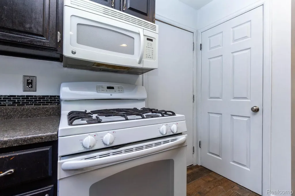 32016 Belcrest Road Brownstown Charter Township MI 48173