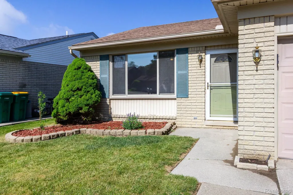 32016 Belcrest Road Brownstown Charter Township MI 48173