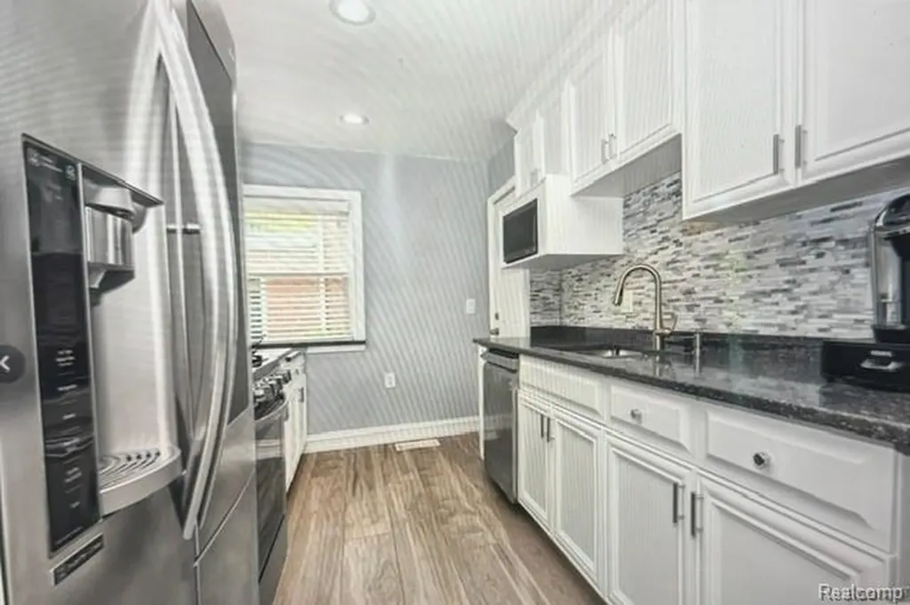 146 Meridan Street Dearborn City MI 48124