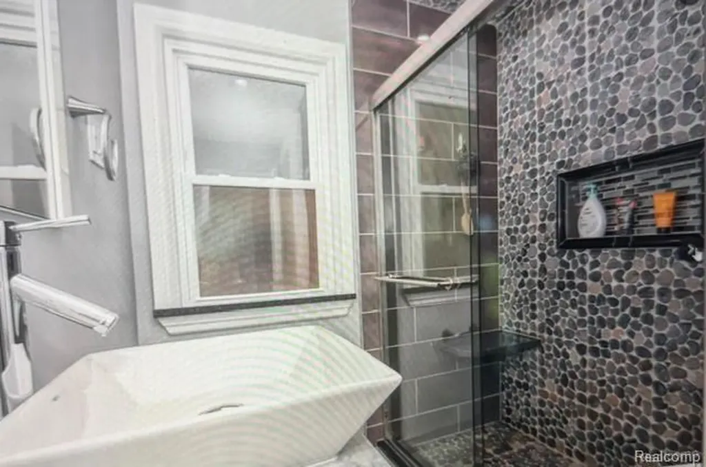 146 Meridan Street Dearborn City MI 48124