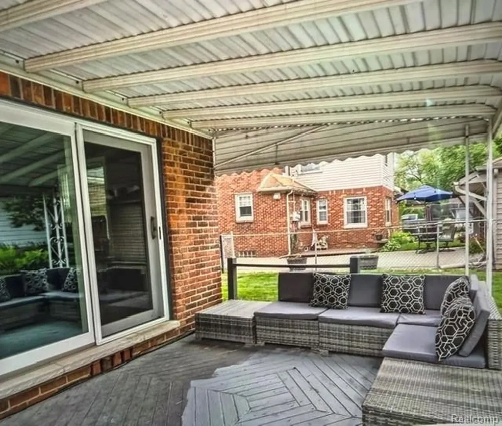 146 Meridan Street Dearborn City MI 48124
