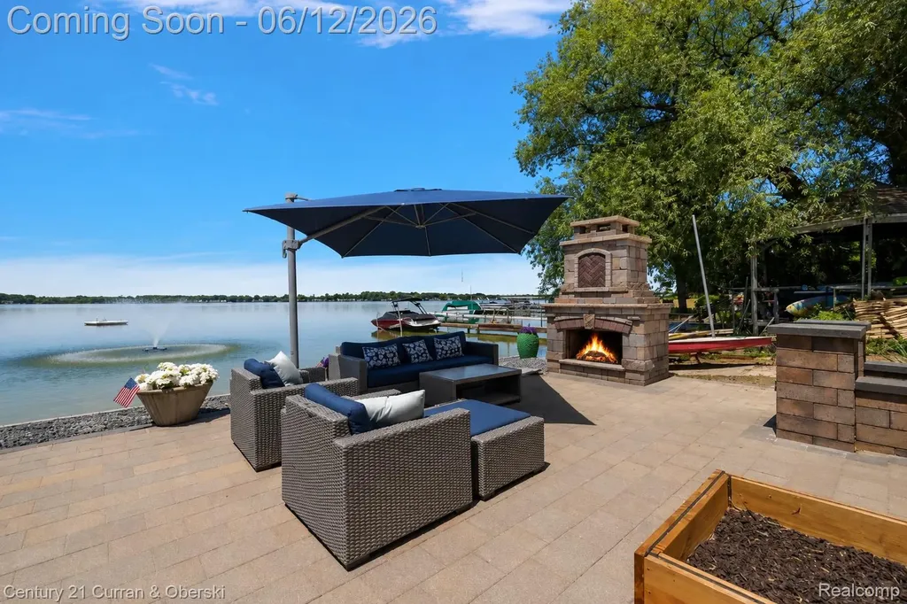 1345 E Lake Drive Novi City MI 48377
