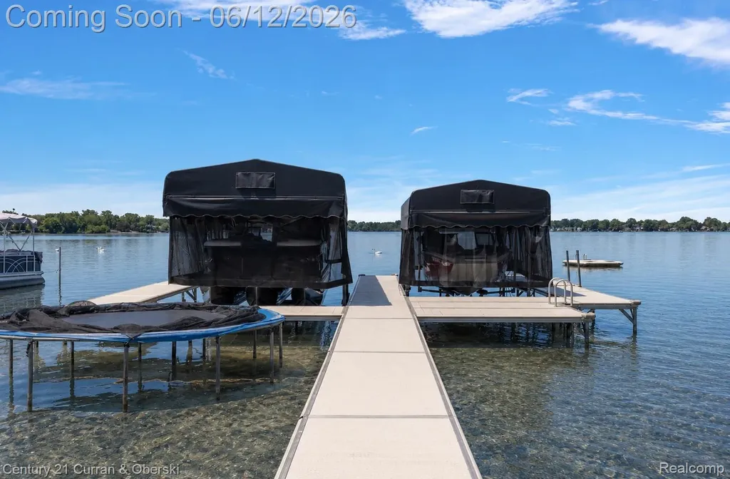 1345 E Lake Drive Novi City MI 48377