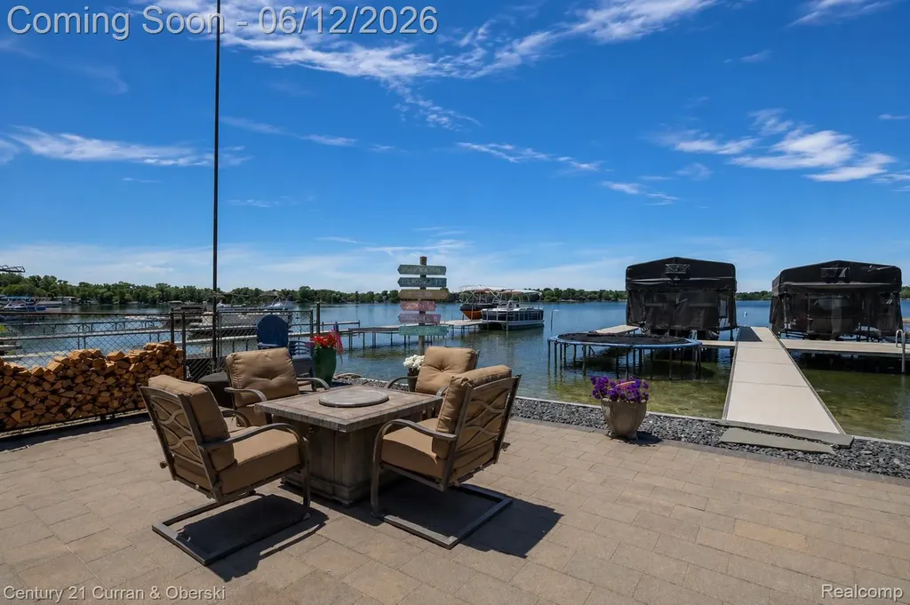 1345 E Lake Drive Novi City MI 48377