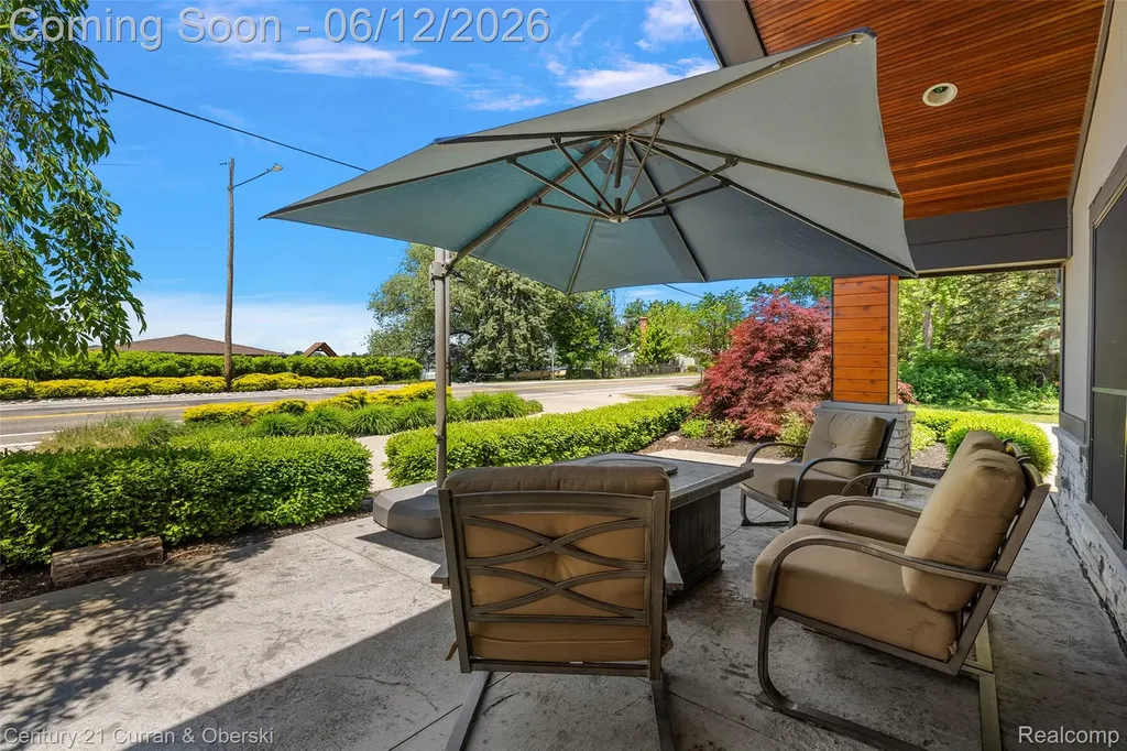 1345 E Lake Drive Novi City MI 48377