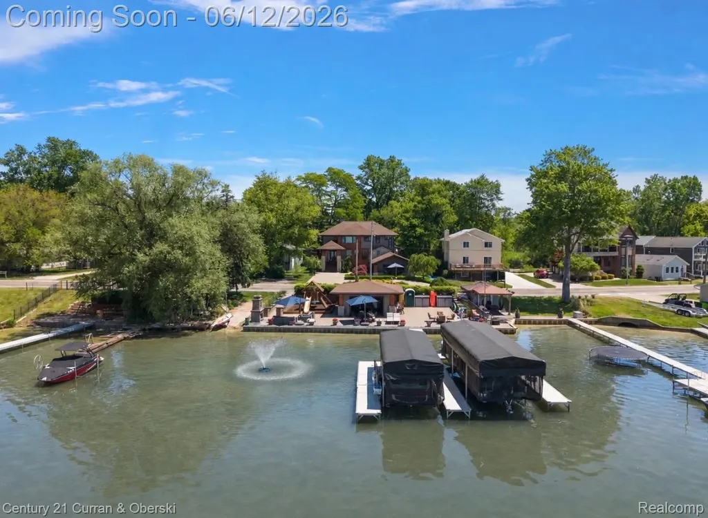 1345 E Lake Drive Novi City MI 48377