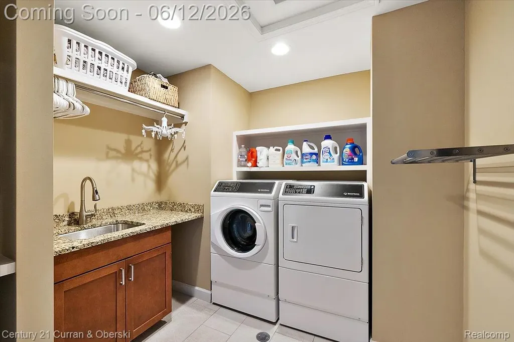 1345 E Lake Drive Novi City MI 48377