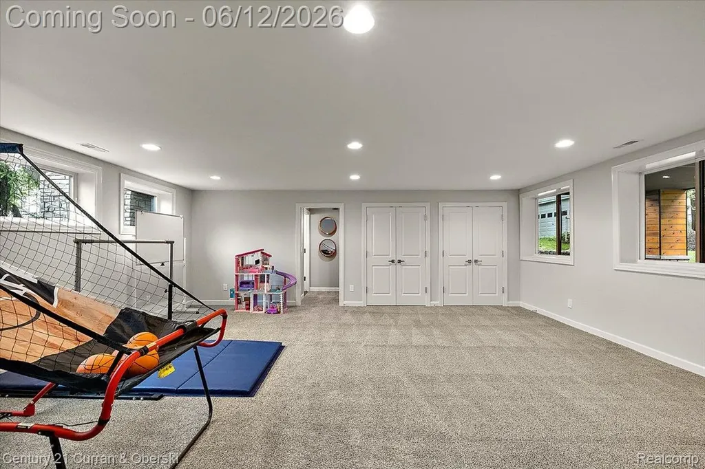 1345 E Lake Drive Novi City MI 48377