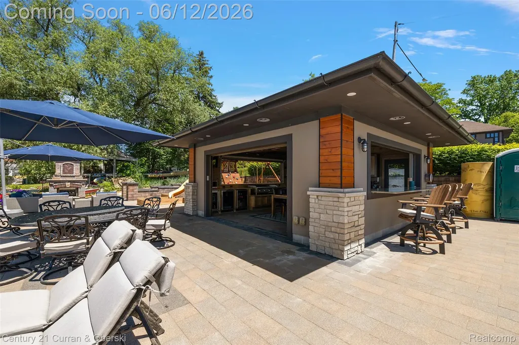1345 E Lake Drive Novi City MI 48377