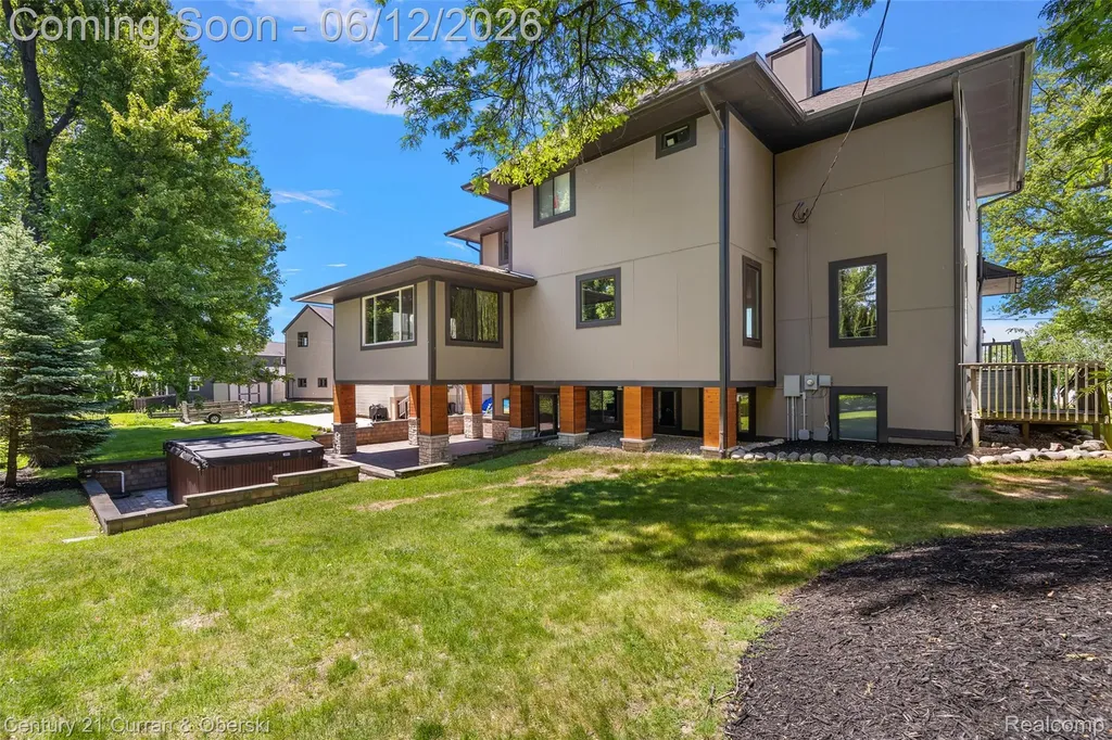 1345 E Lake Drive Novi City MI 48377