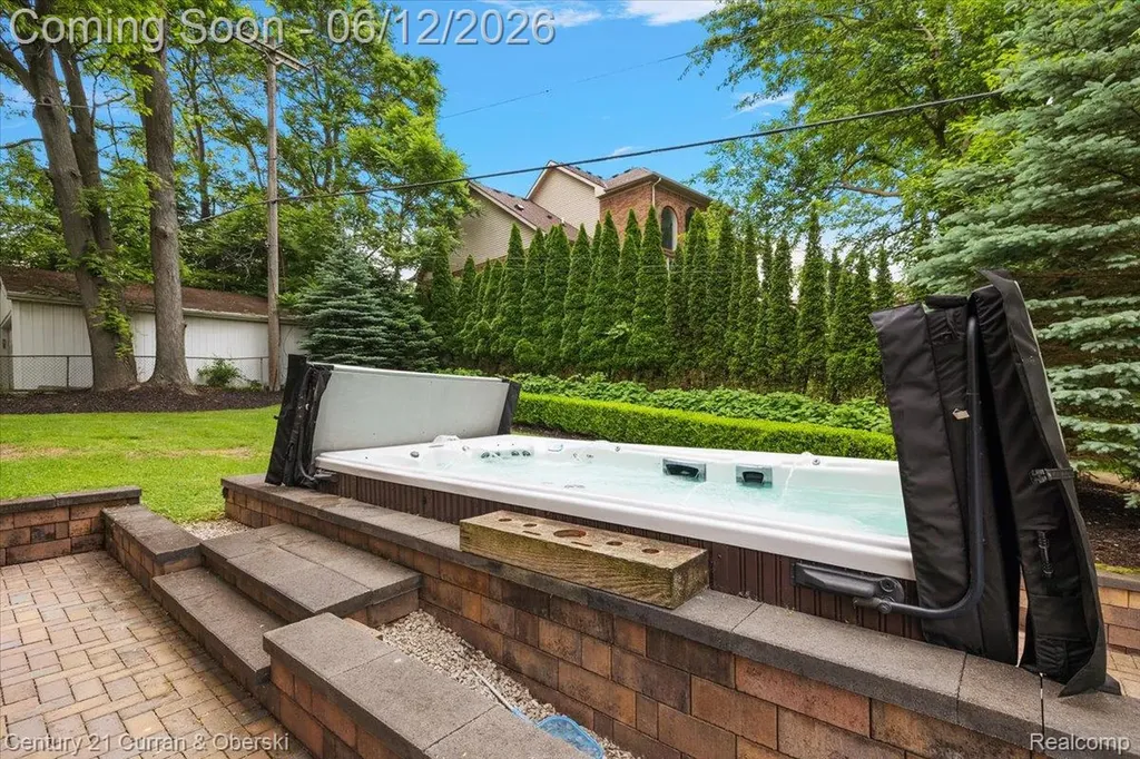 1345 E Lake Drive Novi City MI 48377