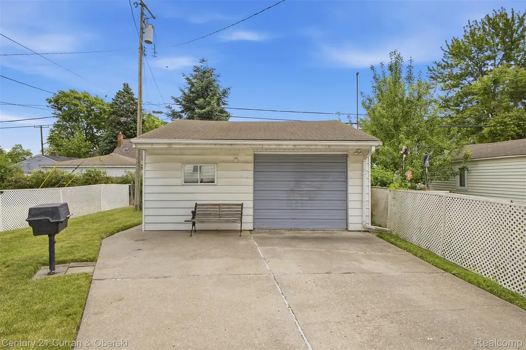 17136 Harman Street Melvindale City MI 48122