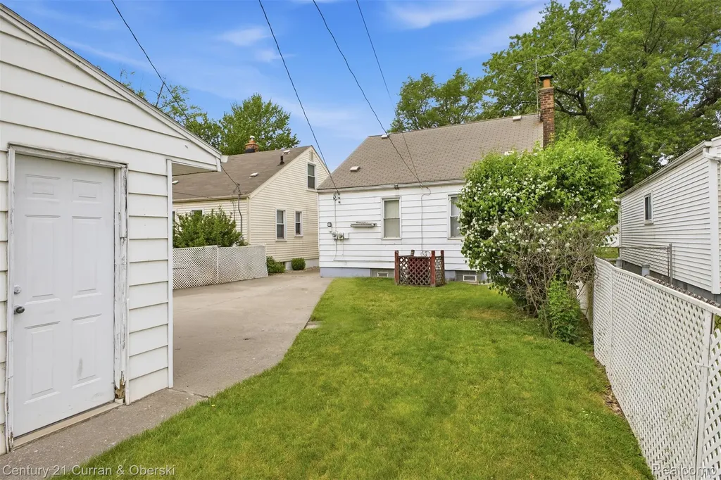 17136 Harman Street Melvindale City MI 48122