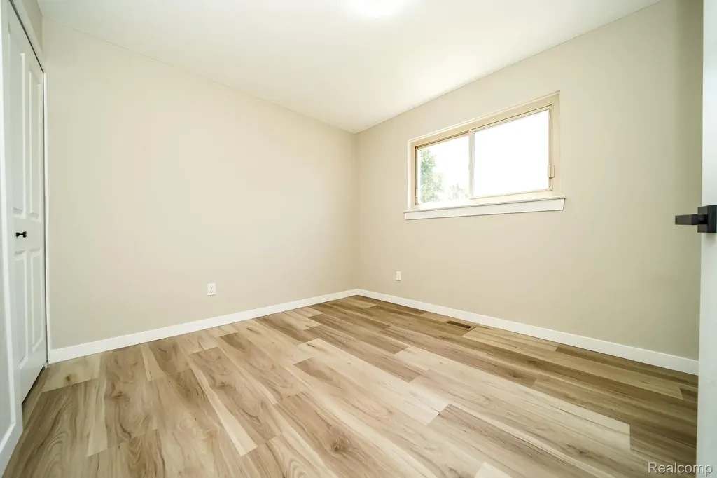 17949 S Wind Drive Fraser City MI 48026