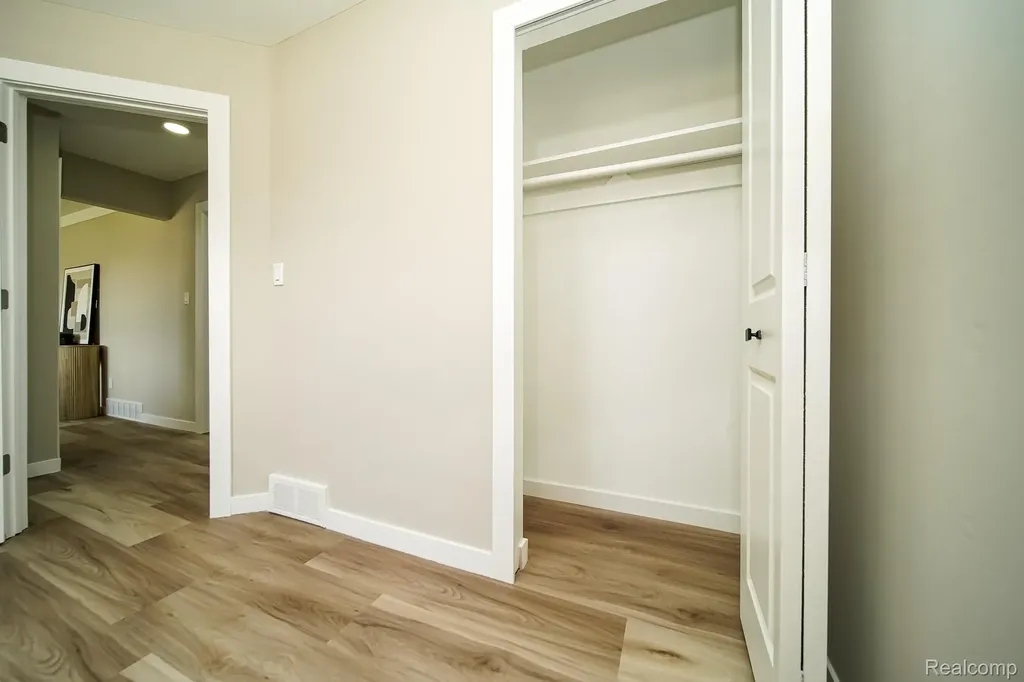17949 S Wind Drive Fraser City MI 48026