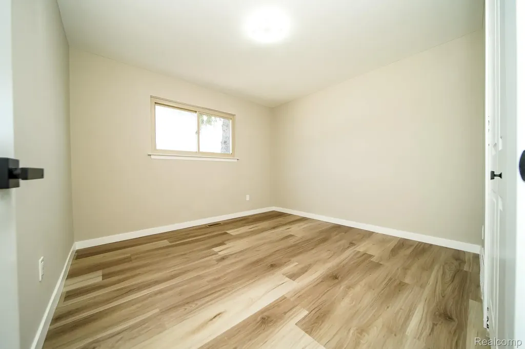 17949 S Wind Drive Fraser City MI 48026