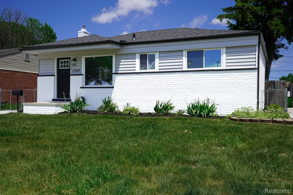 17949 S Wind Drive Fraser City MI 48026