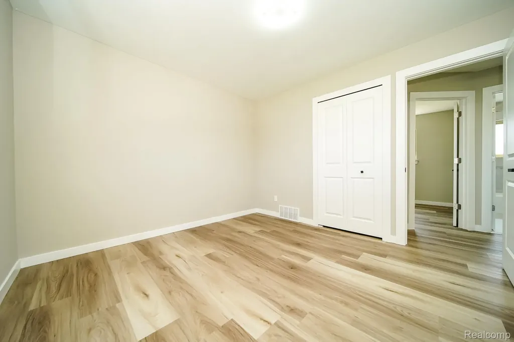 17949 S Wind Drive Fraser City MI 48026