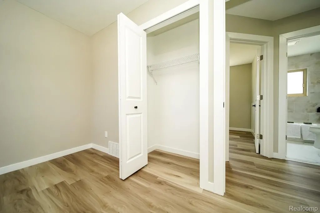 17949 S Wind Drive Fraser City MI 48026