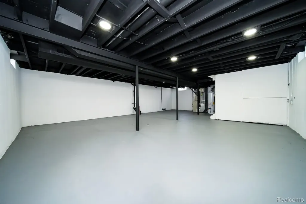 17949 S Wind Drive Fraser City MI 48026