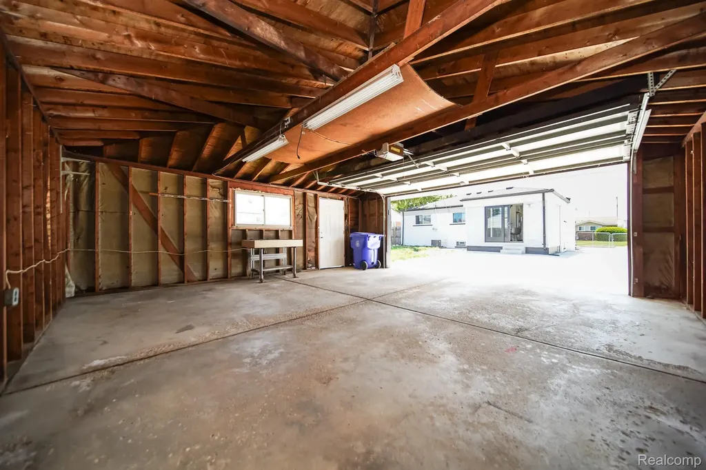 17949 S Wind Drive Fraser City MI 48026