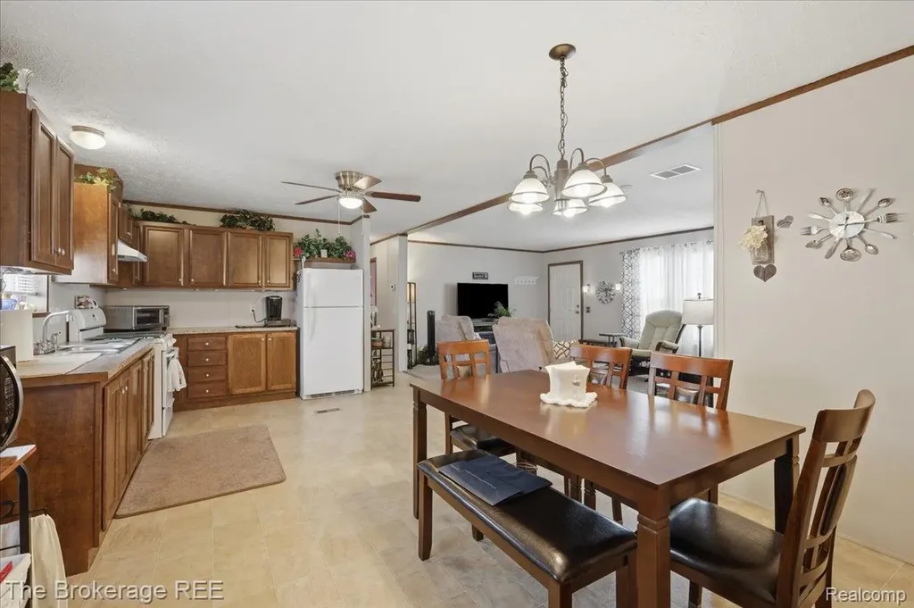 9542 Foxwell Circle Tyrone Township MI 48430