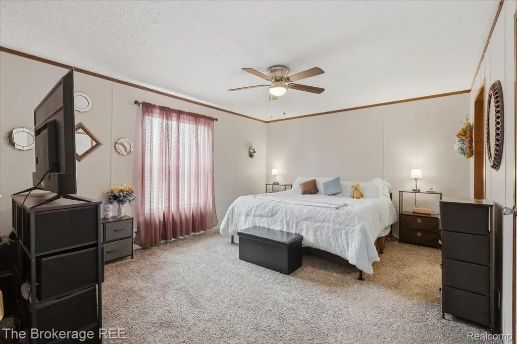 9542 Foxwell Circle Tyrone Township MI 48430