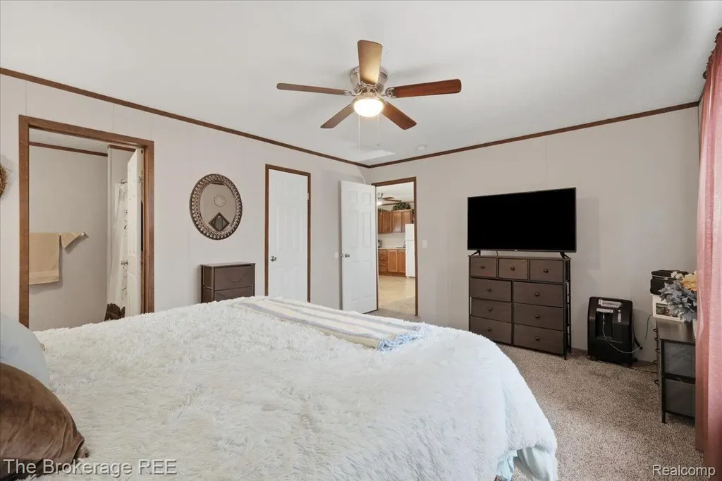 9542 Foxwell Circle Tyrone Township MI 48430
